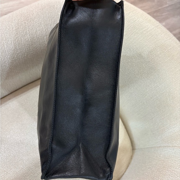 Vintage Chanel!!! Buy this Authentic CHANEL large lambskin shopping tote - Picture 10 of 16